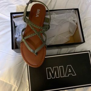 NEW MIA sandals